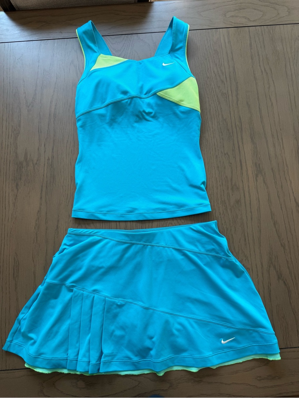 Nike Turquoise and Lime Tennis Skirt Set (Top Sm / Skirt Med)